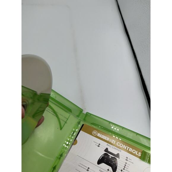 Madden NFL 21 (Xbox One, 2020) - Picture 5 of 7